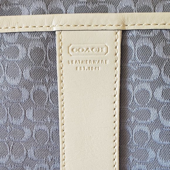 LIKE NEW - COACH Crossbody Messenger Bag - Picture 2 of 8